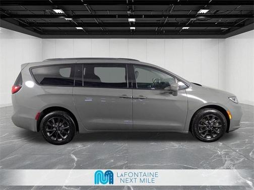 2021 Chrysler Pacifica Touring-L