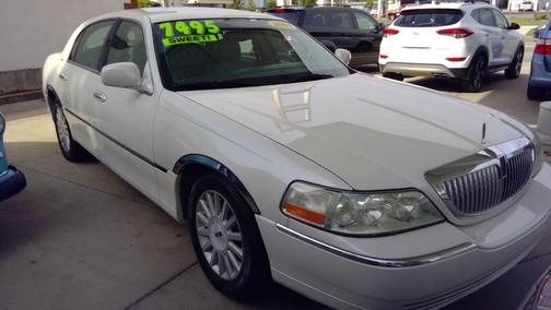 2004 Lincoln Town Car Signature
