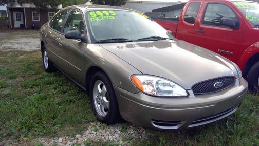 2005 Ford Taurus SE