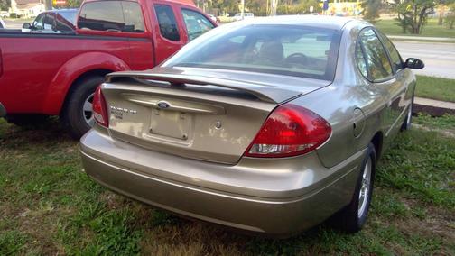 2005 Ford Taurus SE
