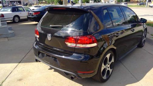 Deep Black Pearl Metallic 2013 Volkswagen GTI 4-Door