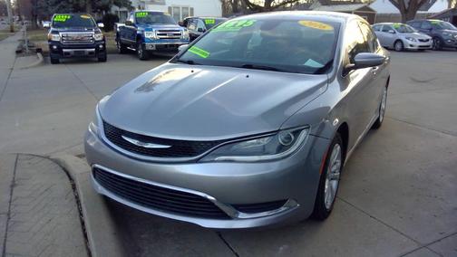 2016 Chrysler 200 Limited