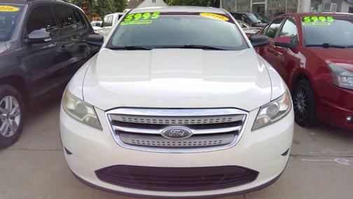 2010 Ford Taurus SE