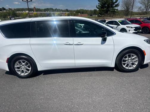 Bright White 2025 Chrysler Pacifica L
