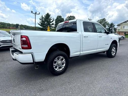 2024 RAM 2500 Laramie Crew Cab 4x4 6'4' Box
