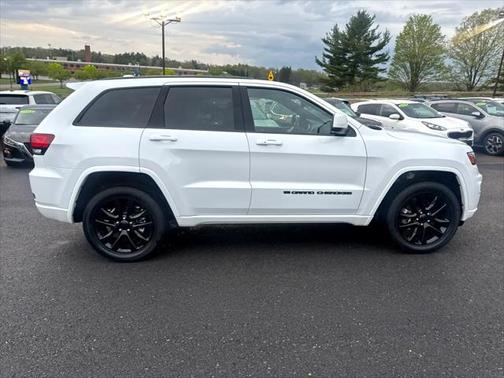 2022 Jeep Grand Cherokee Laredo