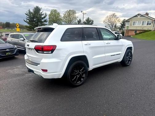 2022 Jeep Grand Cherokee Laredo