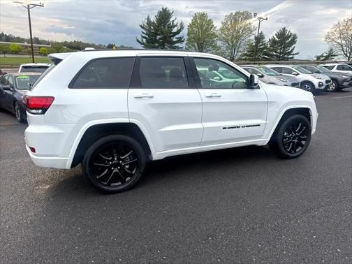 2022 Jeep Grand Cherokee Laredo