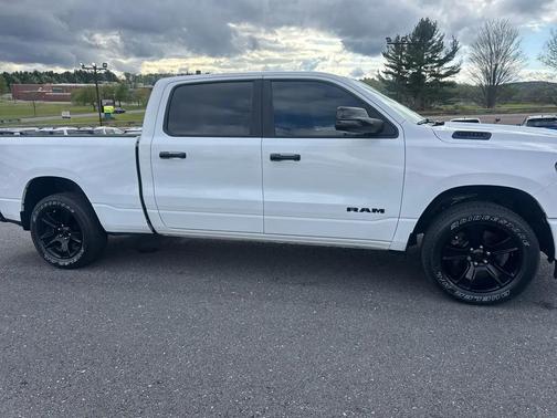 Bright White Clearcoat 2023 RAM 1500 Big Horn/Lone Star