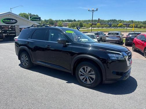 Super Black 2024 Nissan Pathfinder SV 4WD