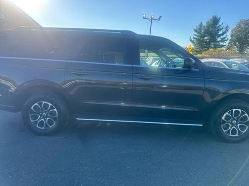 2023 Ford Expedition Max XLT
