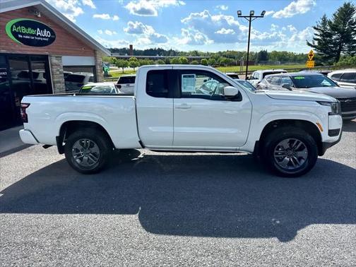 2025 Nissan Frontier SV