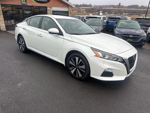 2022 Nissan Altima 2.5 SV