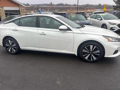 2022 Nissan Altima 2.5 SV