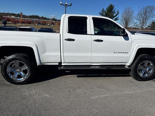 2018 Chevrolet Silverado 1500 Custom
