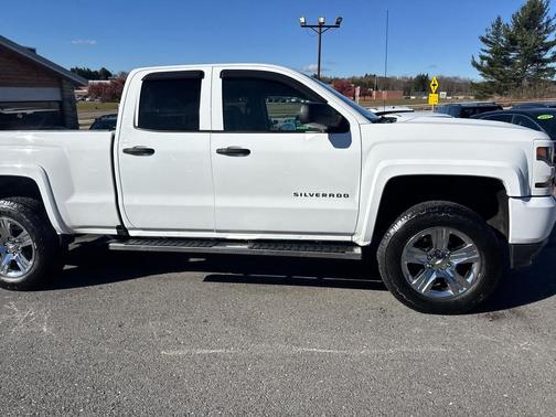 2018 Chevrolet Silverado 1500 Custom