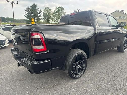 Diamond Black Crystal Pearlcoat 2023 RAM 1500 Big Horn/Lone Star