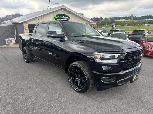 Diamond Black Crystal Pearlcoat 2023 RAM 1500 Big Horn/Lone Star