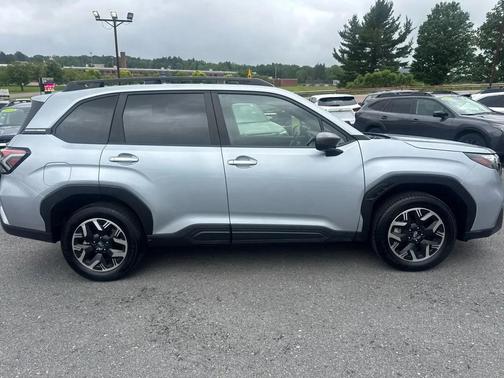 Ice Silver Metallic 2025 Subaru Forester Premium