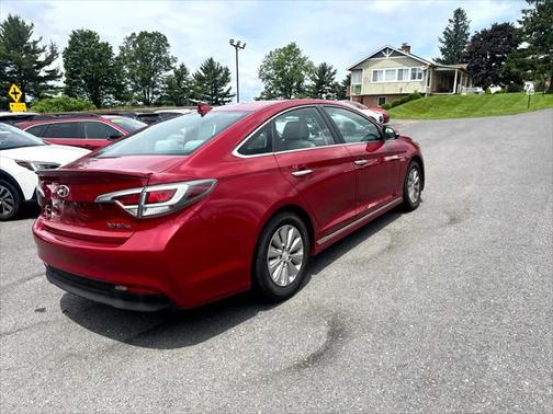 2016 Hyundai SONATA Hybrid SE