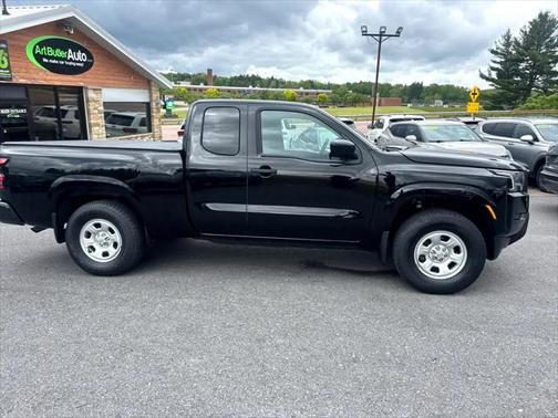 2022 Nissan Frontier S