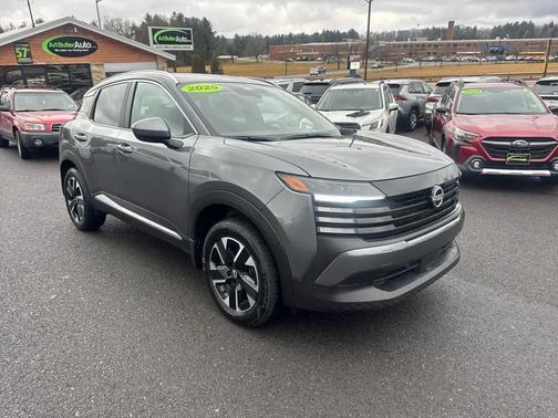 2025 Nissan Kicks SV