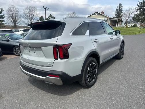 2024 Kia Sorento S