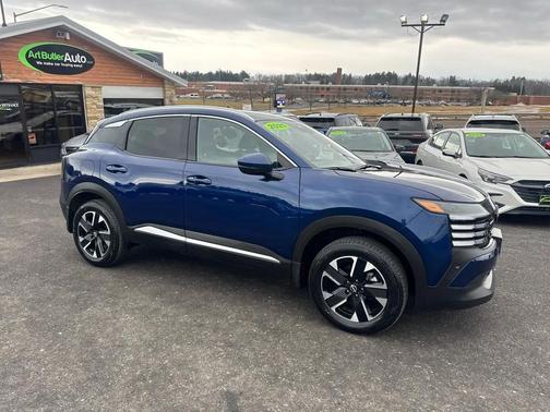 2025 Nissan Kicks SR