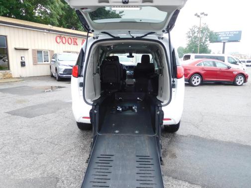White 2021 Chrysler Voyager