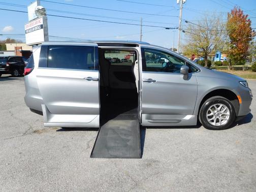 2021 Chrysler Pacifica Touring-L