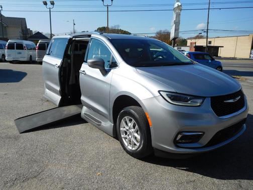 2021 Chrysler Pacifica Touring-L