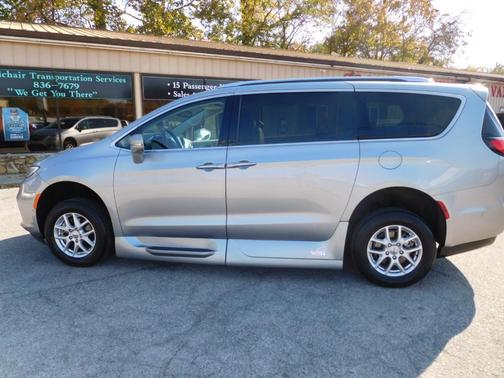 2021 Chrysler Pacifica Touring-L