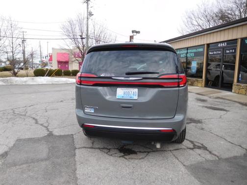 2022 Chrysler Pacifica Touring-L