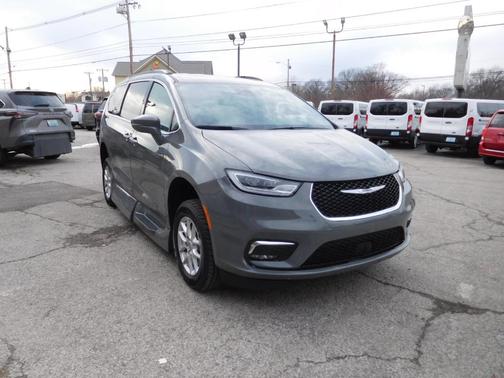 2022 Chrysler Pacifica Touring-L