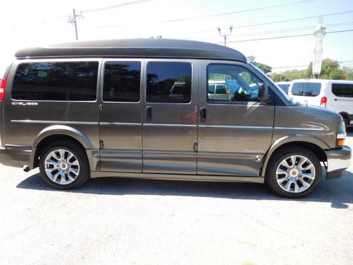2023 Chevrolet Express 2500 Work Van