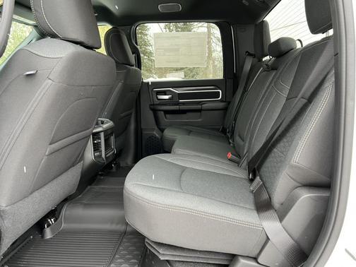 2026 RAM 2500 Big Horn Crew Cab 4x4 6'4' Box