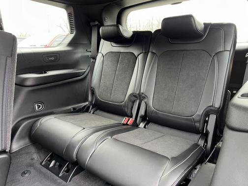 Velvet Red Pearlcoat 2026 Jeep Grand Cherokee L Altitude