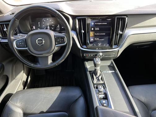 2019 Volvo S60 T6 Momentum