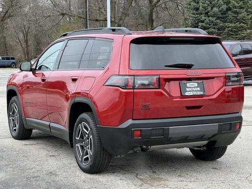 Red Hot Pearlcoat 2026 Jeep Cherokee Laredo 4x4