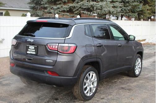2024 Jeep Compass Latitude Lux