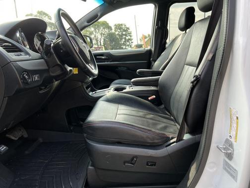 2016 Dodge Grand Caravan R/T