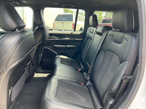 2022 Jeep Grand Cherokee 4xe Trailhawk