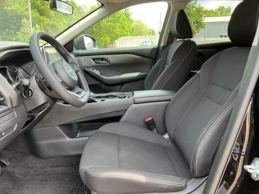 Super Black 2024 Nissan Rogue S