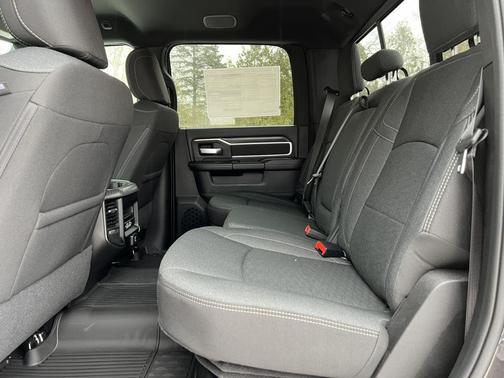 2026 RAM 2500 Big Horn Crew Cab 4x4 6'4' Box