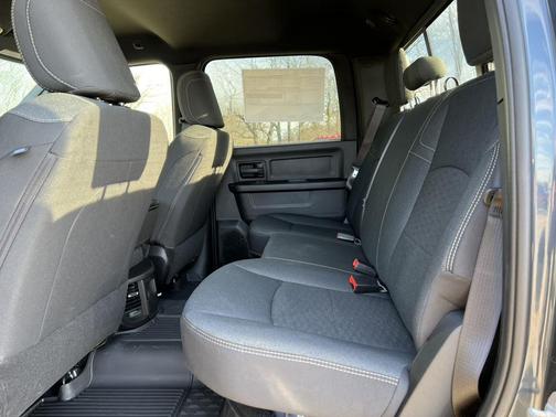 2026 RAM 2500 Tradesman Crew Cab 4x4 6'4' Box