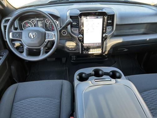 2026 RAM 2500 Tradesman Crew Cab 4x4 6'4' Box