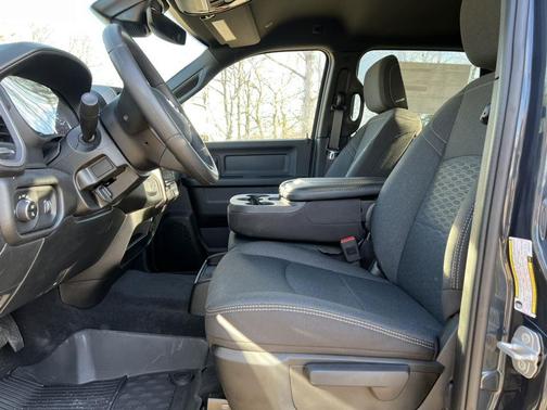 2026 RAM 2500 Tradesman Crew Cab 4x4 6'4' Box