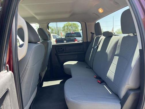 2018 RAM 2500 Tradesman Crew Cab 4x4 6'4' Box