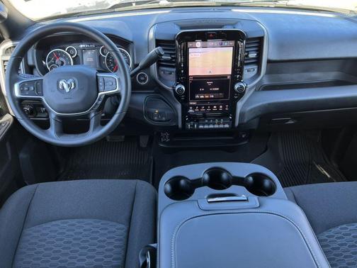 2026 RAM 2500 Tradesman Crew Cab 4x4 6'4' Box