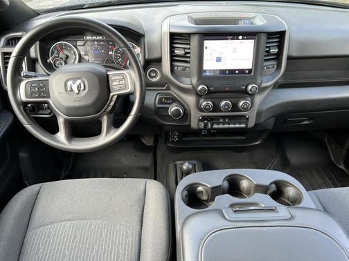 2022 RAM 2500 Tradesman Crew Cab 4x4 6'4' Box